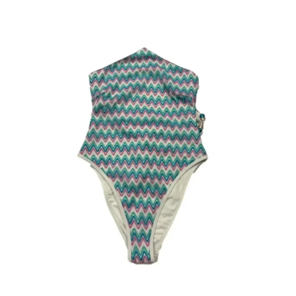 L Space Mirabella One Piece in Ombre Chevron
LSPACE Women’s Size M - Picture 2 of 11